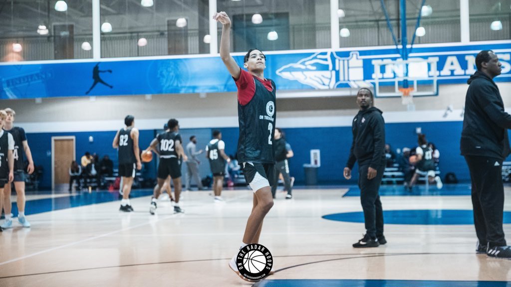 OntheRadarHoops's tweet photo. Good shooting is hard to come by but the freshman from Alexander (GA) Noah Melson has that shot making ability in his arsenal.

✒️: @Donta_OTRH 

STORY:

https://t.co/OkBb71x9EM https://t.co/RULrCrY1Cs