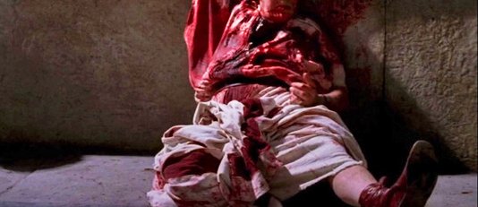 OptimoPrincipi's tweet photo. Looking up at his assassins, his allies, friends, with daggers drawn; Brutus, Decimus, Cassius ...Caesar summons his last ounce of energy to draw up his bloodied toga over his face, veiling himself. He then sinks, and dies, under Pompey's statue. #LiveIdes https://t.co/a3hNoXylds
