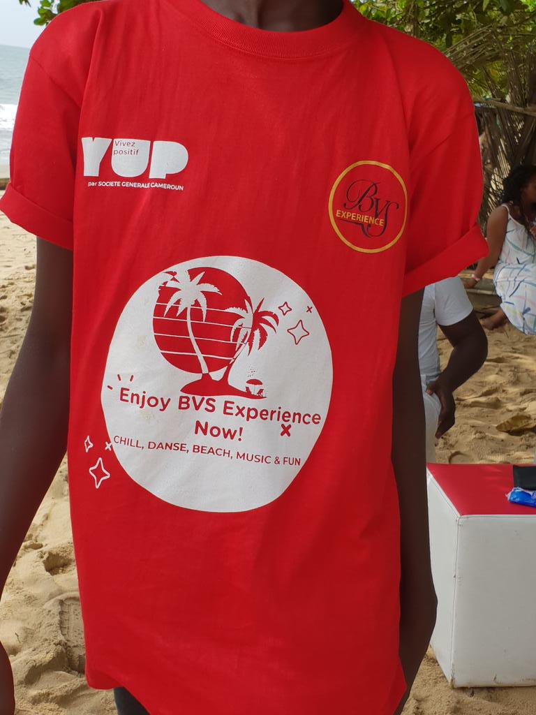 sylviane_smm's tweet photo. Ça se passe toujours du côté de Kribi. 
Chili on the beach with #BVSEXperience  #YUPCAMEROUN partenaire exclusif de paiemrnt et #Biscuitdemer
#VivezPositif https://t.co/RP70UO77k8