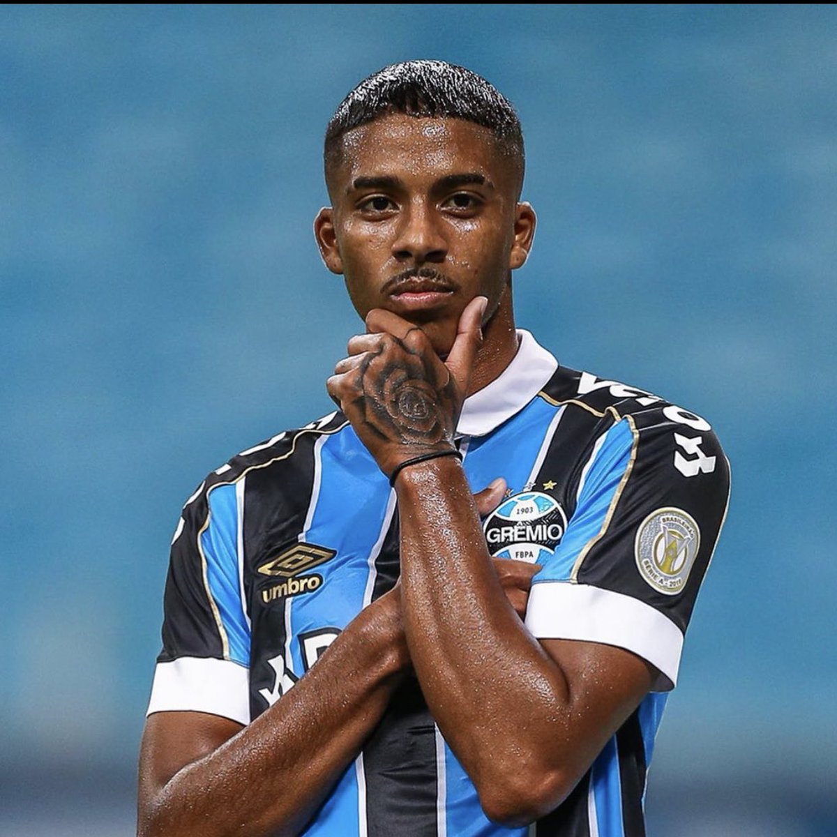 gfbpaduda's tweet image. QUEM REALMENTE DEVERIA SER O DONO DA 10