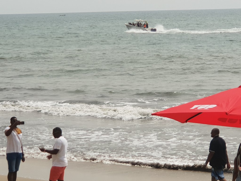 sylviane_smm's tweet photo. Ça se passe toujours du côté de Kribi. 
Chili on the beach with #BVSEXperience  #YUPCAMEROUN partenaire exclusif de paiemrnt et #Biscuitdemer
#VivezPositif https://t.co/RP70UO77k8