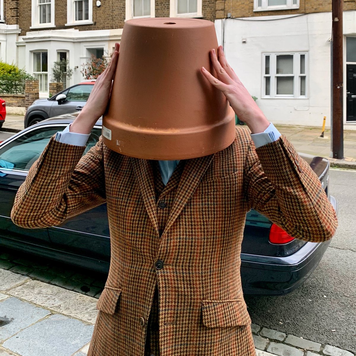 feargoidte's tweet photo. Panic on the streets of Kentish Town @ThePineapplePub #nw5 #dontkeepcalmanddontcarryon #hoarding #stiffupperlip #pandapanic #selfisolation https://t.co/0CmYrW9GRr