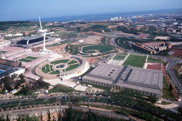 SoyNuevaPrensa's tweet photo. Muere el arquitecto italiano Vittorio Gregotti con coronavirus - https://t.co/yeiOB6Y80J

#SoyNuevaPrensa #Milanesa #Roma #Stefanoboeri #Trienal #Vittoriogregotti #Global https://t.co/FoSYs5cUOt