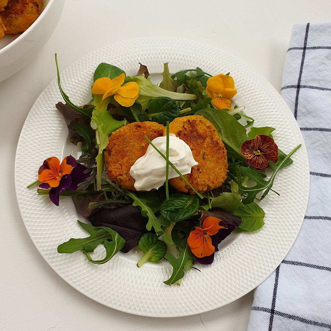 EpicZenHealth's tweet photo. Plant-based Carrot Burgers recipe on our Instagram
et us know when you make it and tag us on your photos #epiczenhealth 😊. ⠀
#carrotburgers #carrots #seasonalfood #seasonal  #wellbeing #healthyfood #healthylife #healthylifestyles #epiczenhealth #london #islington #healthshopsuk https://t.co/LfjF0srjSo
