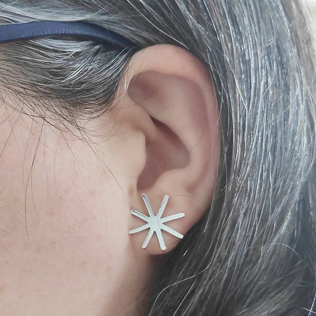 Simplemente_Bea's tweet photo. Ya estamos en nuestro tercer día de encierro y aún nos queda para rato... Por favor no salgáis... Gracias!
.
.
.
#yomequedoencasa #quédateencasa #porfavorygracias #pendiente #regalo #gift #luciabe #halley #grayhair #canas #todosaldrábien #🌈 https://t.co/Juepm9da6F https://t.co/Iusb3Ism3M