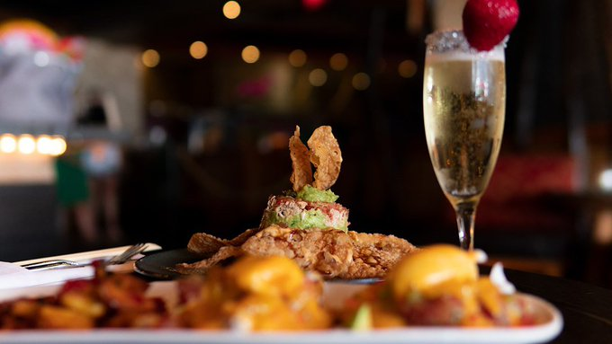 Sip away at B3 🍾
Beach, Bottomless Bubbles &amp; Brunch
Sunday 10am-4pm
s3restaurant.com/menu/brunch-me…