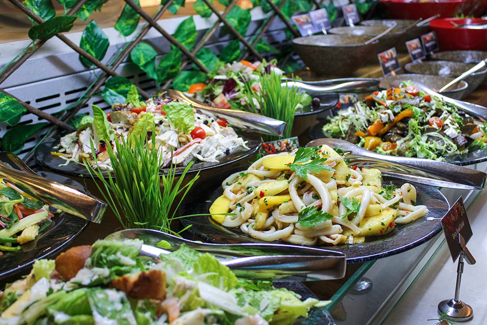 Calling all seafood fanatics out there! Every Monday, Sim Sim  offers a scrumptious seafood night for AED 225/person inclusive of unlimited soft drinks. Learn more, click here: roho.it/wmhs
#simsim #saadiyatrotana #saadiyatisland #seafood #seafoodnight #InAbuDhabi