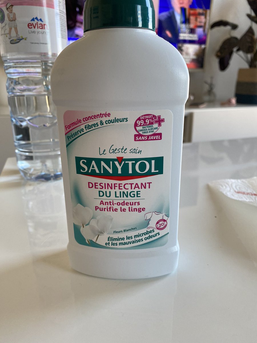 pearlymcg's tweet photo. @mmechautard @DocArnica Vous pouvez rajouter ça dans les lessives ça élimine les virus. https://t.co/eSx0fjhODV