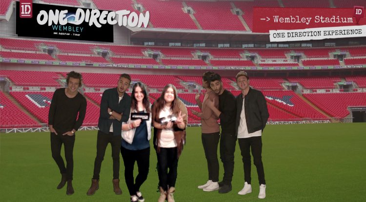 julsdefenceless's tweet photo. Nos hicimos una foto por holograma súper realista con los chicos, vamos, es que no vais a notar la diferencia. Además era como un vídeo donde te explicaban cosas de Londres, la verdad es que molaba un montón. https://t.co/DmBjKji0bG