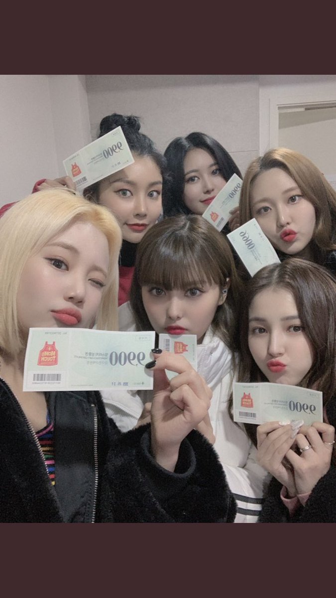 rthvs0's tweet photo. #MOMOLAND 
Tradução twitter 👇👇

[#Joy] Doomchu da Mary !!
Hoje é #MomTouch #Whelet Potato Burger ~ 🍔💕💕

#MOMOLAND #MOMOLAND #JOOE 
@MMLD_Official https://t.co/P09UBsOxXL