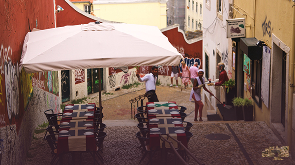 PousadasPRT's tweet photo. Explore some of #Lisbon’s lesser travelled paths this summer! 😎 

Fall in love with the city culture and embed yourself at the heart of it’s downtown district with our beginners guide and start planning your trip today…

https://t.co/6keKIWX2lQ https://t.co/DqtVDP0kGe