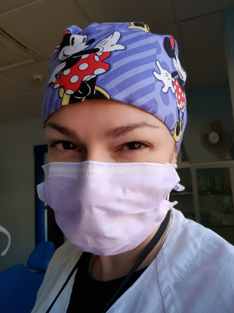 VillanaReport's tweet photo. Cuando los sanitarios nos pongamos en huelga de nuevo por falta de recursos y recortes en personal, también espero los aplausos.
Gracias. https://t.co/iSaFfz6NKj