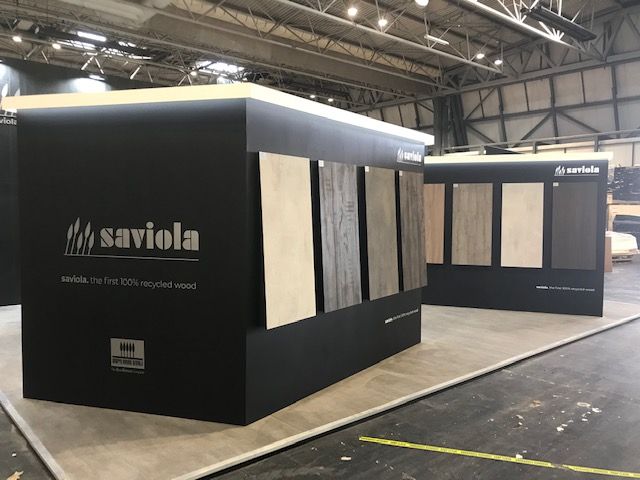 sovexhibitions's tweet photo. @GruppoSaviola stand at @kbb_birmingham last week. Our team worked hard on the build of this sleek black stand, showcasing fantastic products. We hope everyone had a great KBB 2020!
#kbb2020 #kitchenfitting #bathroomfitting #tradeshow #kitchenshow #bathroomshow https://t.co/1Z2XjdVOG8