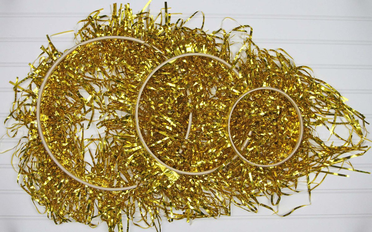 String up this sparkling tinsel chandelier and you'll look like you struck gold.

All the steps to recreate are on our blog: ow.ly/vhUo50yH3bx