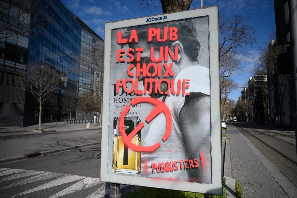 PubBusters's tweet photo. 💥Les #Municipales sont maintenues, nos revendications aussi !💥
A l'heure où le #COVIDー19 nous pousse au #confinement, prenons le temps de réfléchir au modèle de société que nous voulons pour demain.
#StopPub🚫 #PubBusters🔫
📌RDV le 18 MARS sur les réseaux !
📸@bdoudaine https://t.co/bC0R2ryT3A