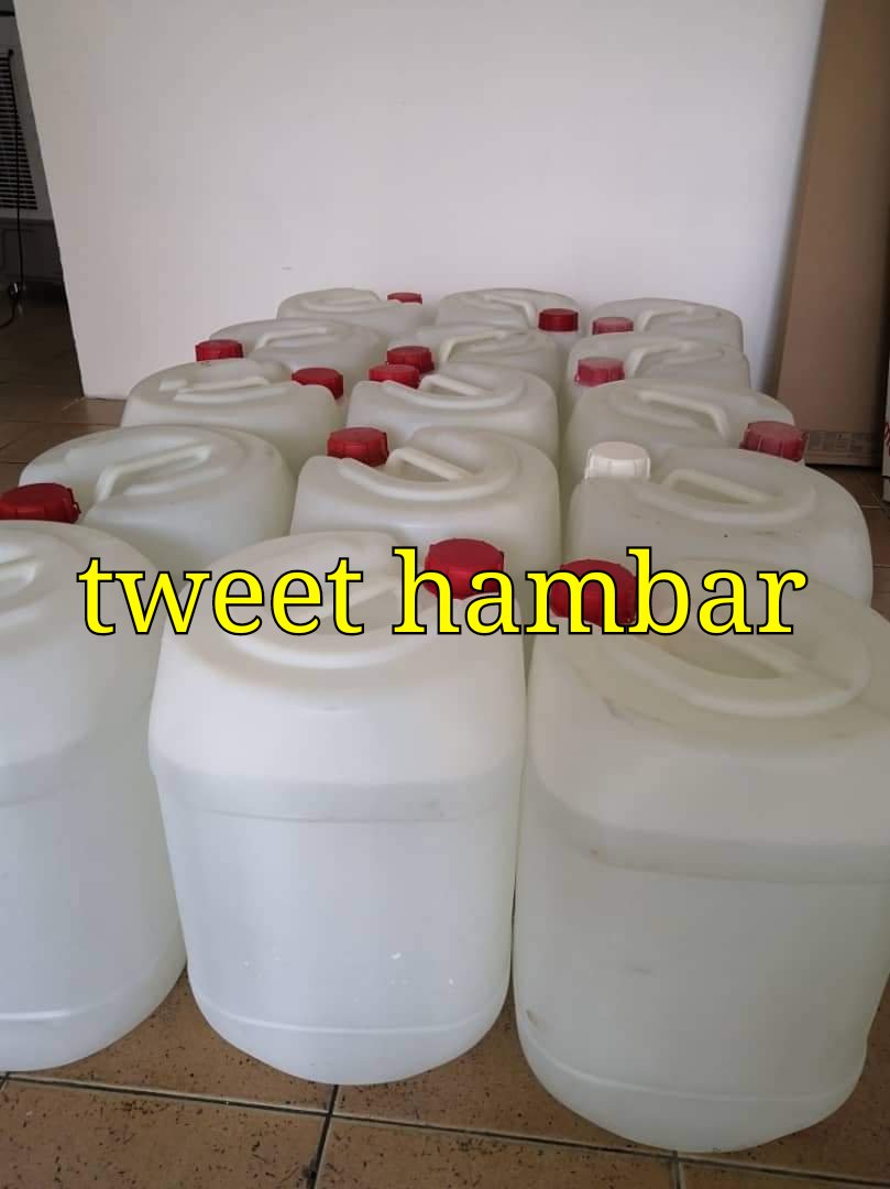 Kami bekerjasama dengan kilang yang telah diluluskan untuk mengeluarkan 5000 botol hand sanitizer pada minggu hadapan.

Jika pharmacy sudah kehabisan stok, order dengan kami. Tidak perlu cari lagi. Tunggu barang sampai.

Hanya rm10 tak termasuk postage.
50 ml. 

Dm segera.