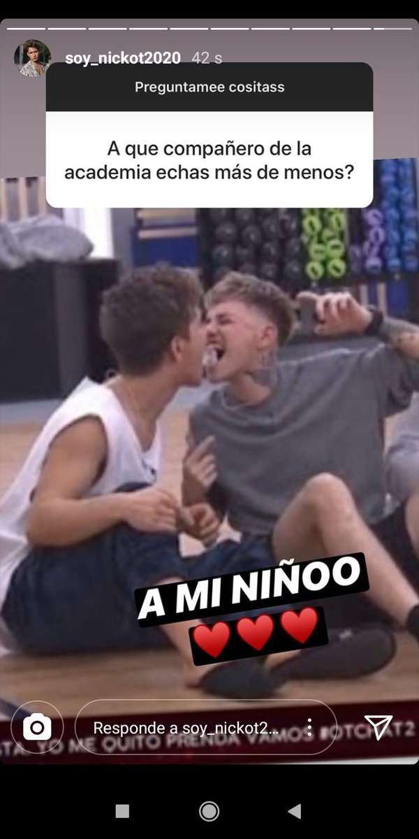 paola_fc27's tweet photo. Vale...me acaba de dar un jari. O sea lo llama "mi niño" y pone LA FOTO DEL HIELO. Mira me acabáis de perder😵😵😍😍😭😭😝😝💛💛
#OTNick15M #DirectoAcademia15M #Hunick https://t.co/tKcOrOB84J