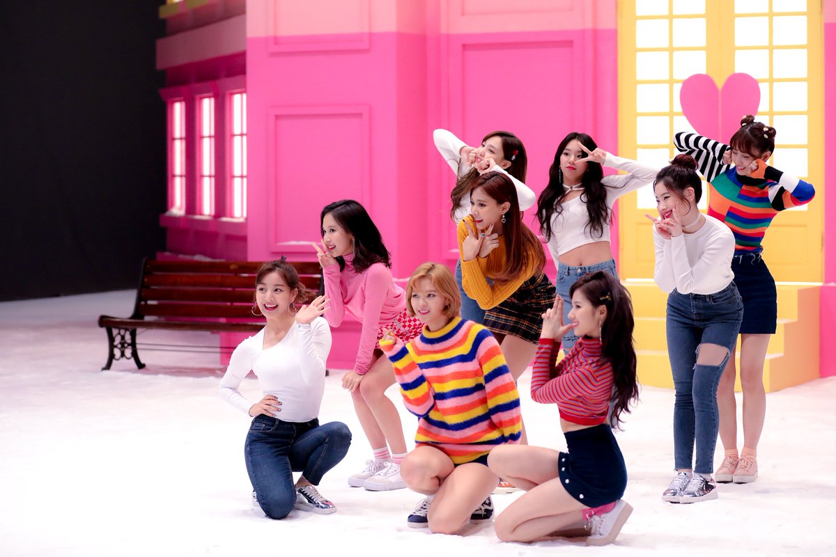 Day 9: A girl group MV you like˚*✷.•˚✹˚*⊹. ✫˚✧ ⋆ .⊹˚TWICE - Heart Shaker.✧ ˚*⋆•✦˚✷ *•˚⊹. *•˚✫--> 