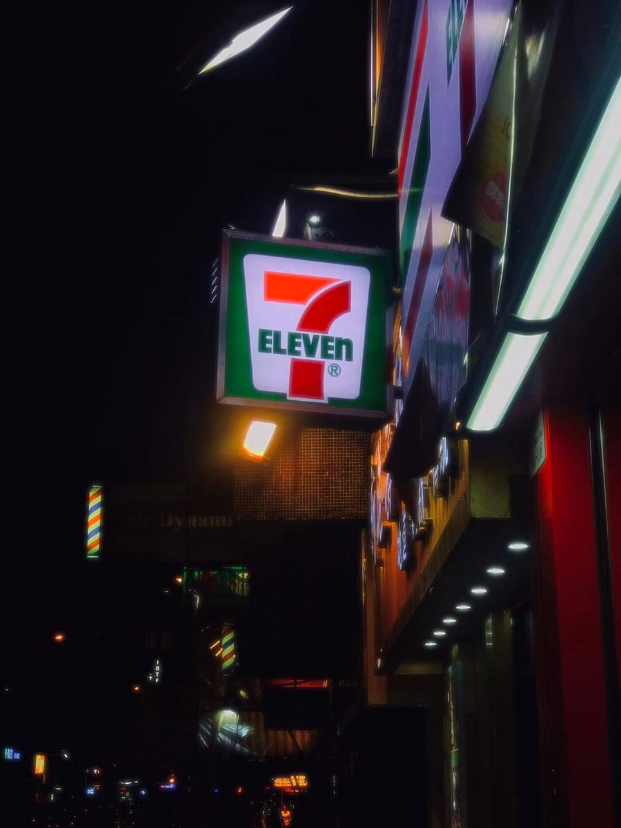 Нас асуугаад байгаа хүмүүсд залуухаан залуухан гэчдийм. 
Тэгээл шөнө гэртээ байж ч чадахгүй гэсэр гэхн хаашэйн тэ