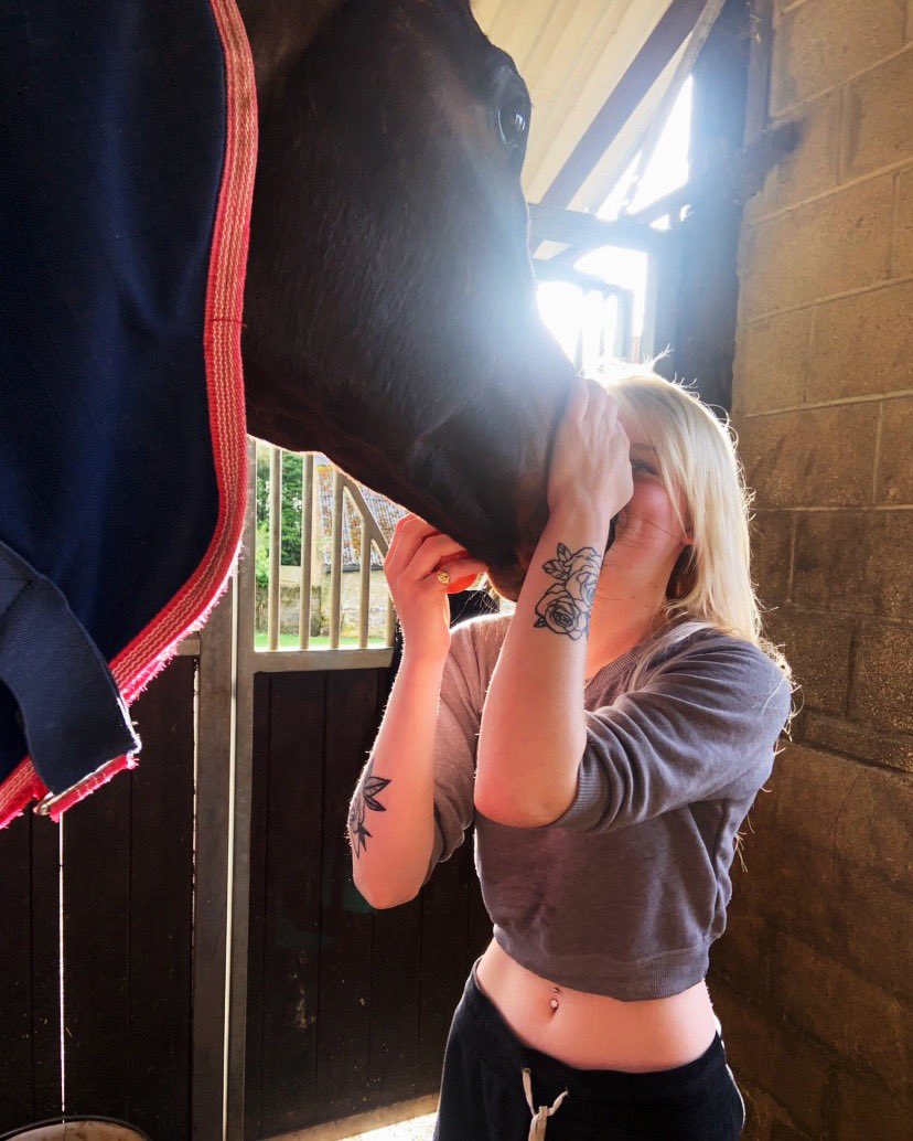 Sunday morning kisses with the man of the moment 💋⭐️ #theconditional