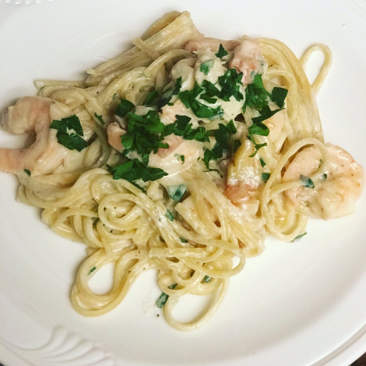 TheDapperChefMN's tweet photo. Since my mom was craving it, I made lobster and shrimp Linguini Alfredo....and it was delicious. My mom actually gave me a high five. #dinner #StayTheFHome #shrimp #lobster #lingini #homemade #thedapperchefmn https://t.co/i0eYfQOkdI