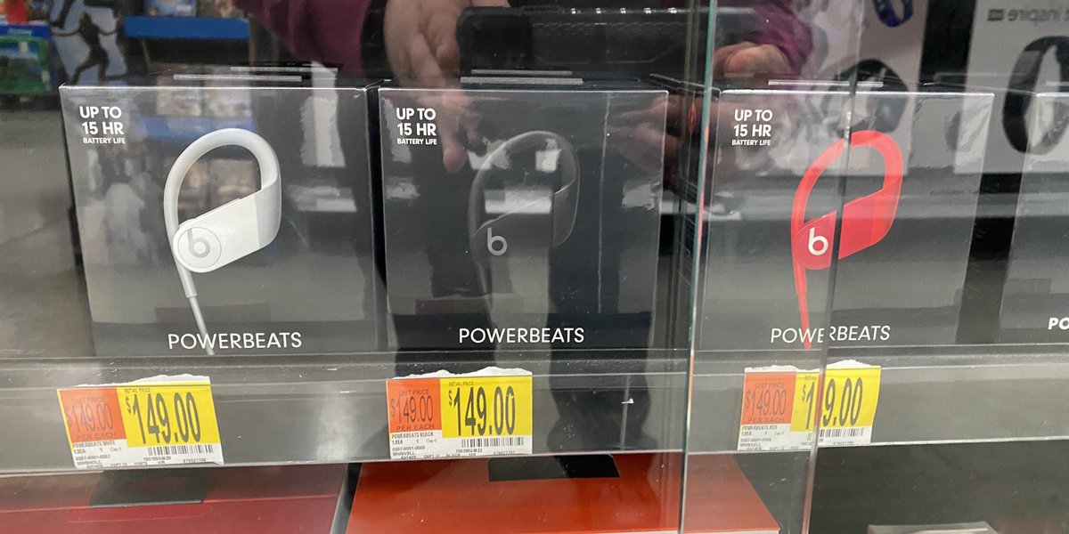 iManuMX's tweet photo. Estos son los nuevos Powerbeats 4, no han sido anunciados pero ya estan a la venta en Walmart 😅
#powerbeats4 #powerbeats #beats https://t.co/nvv0CPvWkY