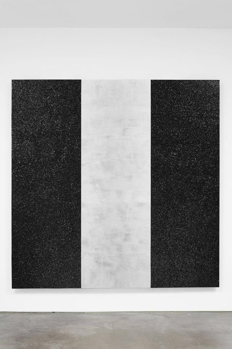 Mary Corse (EEUU. 1945)Con un trabajo muy centrado formalmente en la materialidad-inmaterilidad, esta artista explora otras cosas: la memoria, lo pasajero.Artista formada y muy interesada en el expresionismo abstracto y en la obra de Joseph Albers.
