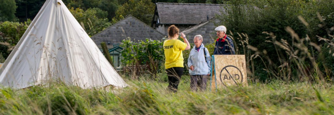 #VOLUNTEER | <a href="/ANDfestival/">Abandon Normal Devices</a> is one of the biggest new media UK arts festivals + they're recruiting for volunteers for their 2020 festival! If you're friendly, enthusiastic + want to help transform waterways, ports &amp; docklands then read on 👉  bit.ly/2Qb4KnA #RISE