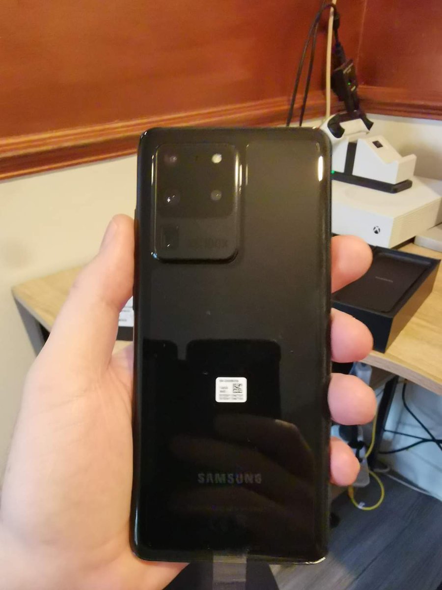 Samsung s20 ultra 5G 
Заа тэгээд авна гээд маш их хөдөлмөрлсниий эцэст