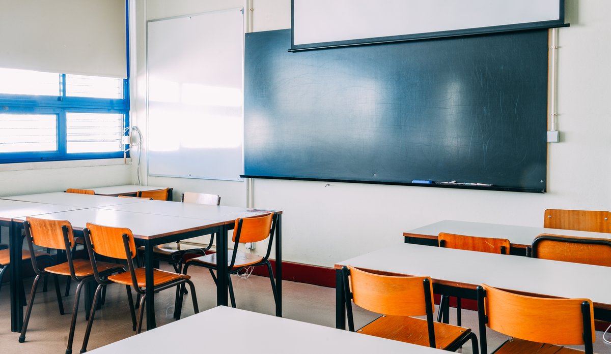 #Corona | Zojuist zijn er aanvullende maatregelen genomen in de landelijke aanpak van het Coronavirus. Dat geldt bijvoorbeeld voor scholen, horeca en sportclubs. Deze zijn gesloten t/m 6 april. Gemeente Ede vraagt uw begrip en medewerking. Meer weten? 👉bit.ly/39QEYg8
