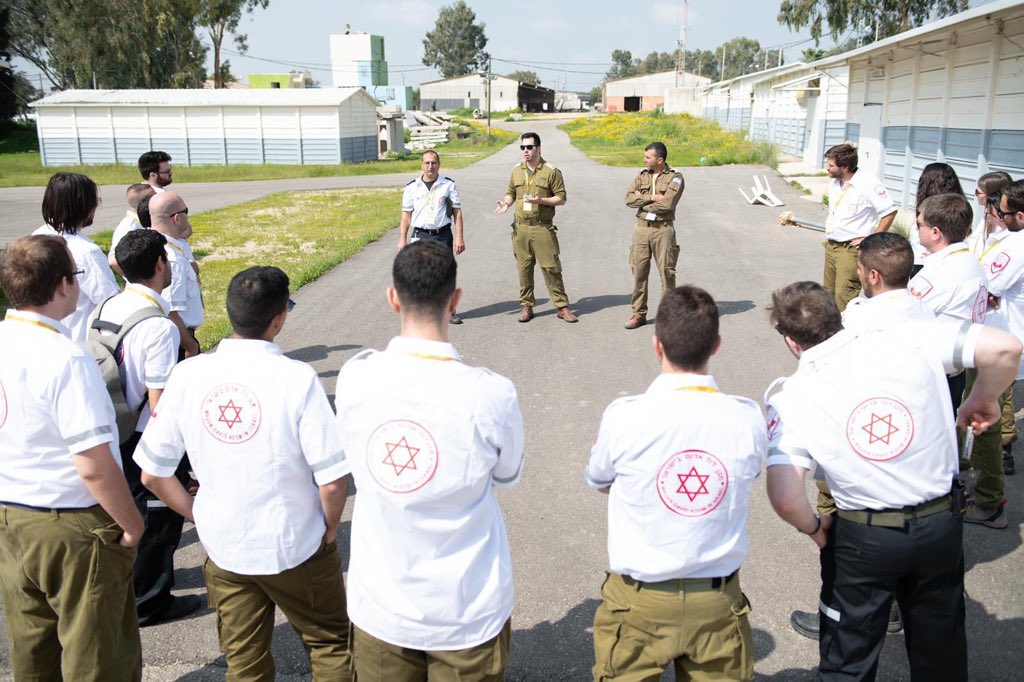Le Commandement du front intérieur de Tsahal a ouvert un centre d'information avec le <a href="/MDAIS/">Magen David Adom</a>, le Service Médical d'Urgence d'Israël, afin de répondre aux craintes et de faire barrière au coronavirus.

Nous continuerons à accompagner l'effort général pour combattre le #COVIDー19.