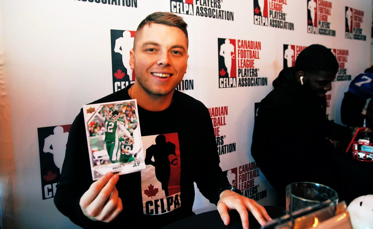 🚨GIVEAWAY🚨 by request going to pick 12 random people who retweet and like this post over the next week to win a signed jumbo upper deck playing card! Hoping this is a bit of fun or a pick me up to some of those during this tough time. Stay safe everyone!  #COVID19 #CFLPA