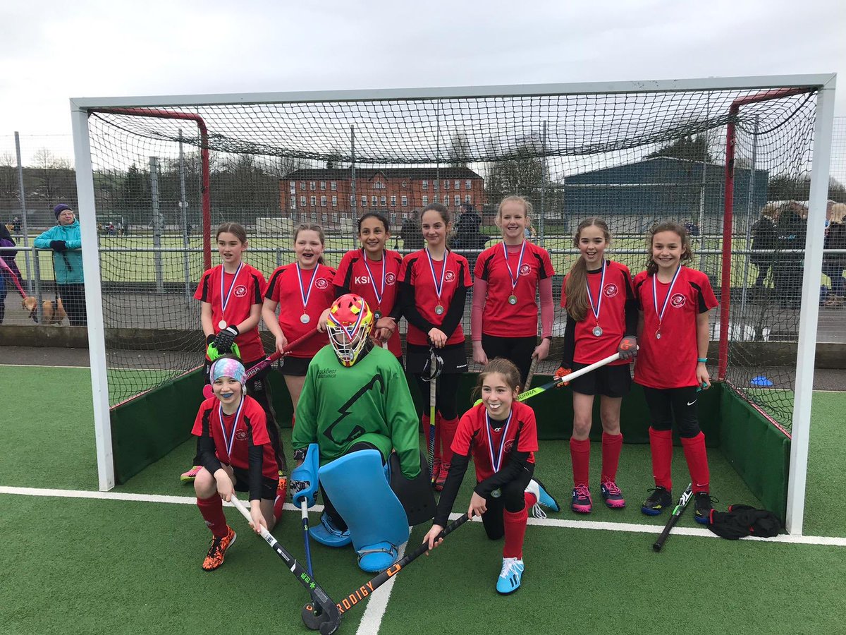 A great performance from @PlymouthHockey U12 girls winning 5/6 matches today and qualifying for the West of England regional round. Well done girls!