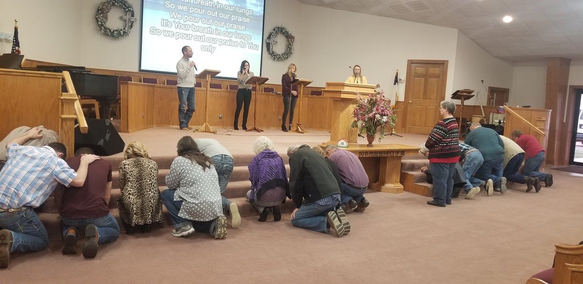 Andrea_Couch's tweet photo. Our numbers were down but our prayers went up! #VocaNation @realDonaldTrump #NationalDayOfPrayer https://t.co/TqrgggU6Od