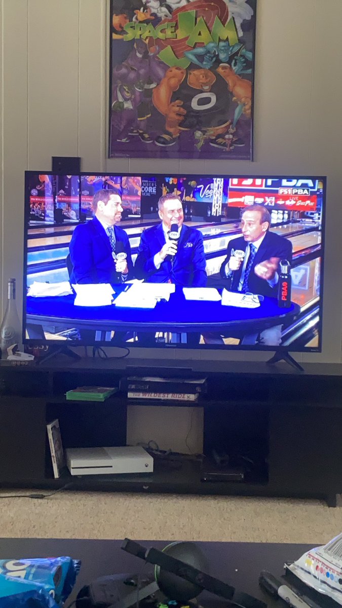 jlopez7220's tweet photo. Only sport on TV right now. Lets go Belmo. #PBAonFS1 https://t.co/ZtuFrs5CT8
