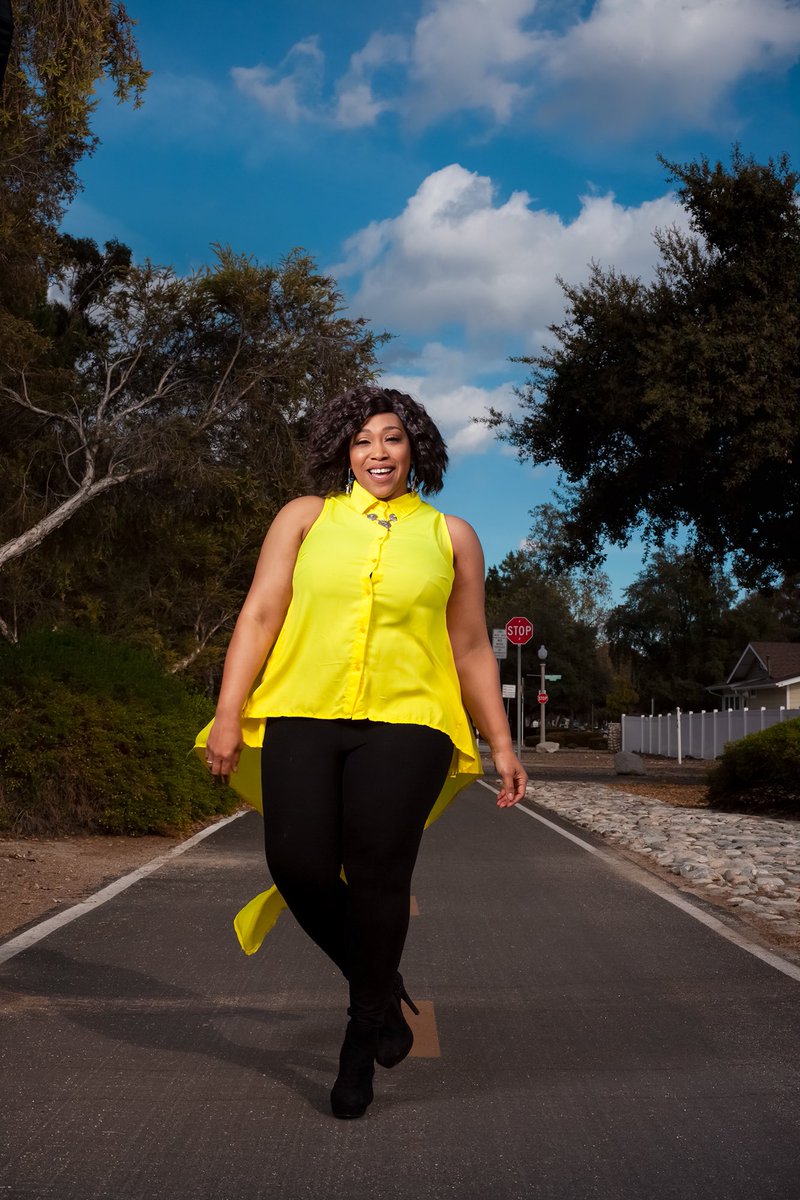 Qrfeather's tweet photo. Yβall good?!?! Stepping into the next week with smile on my face and swing in my hips!!! #CelebrateMySize #PMMLoveMyBody #PMMModel #Glow #FitCurves #PlusModel #Model #ThisBody #Curvy #PlusSize #Beautiful #PhotoOfTheDay #BestOfTheDay #Fashion #CurvyGirls #boldncurvy #followme https://t.co/UGVCIAhboz