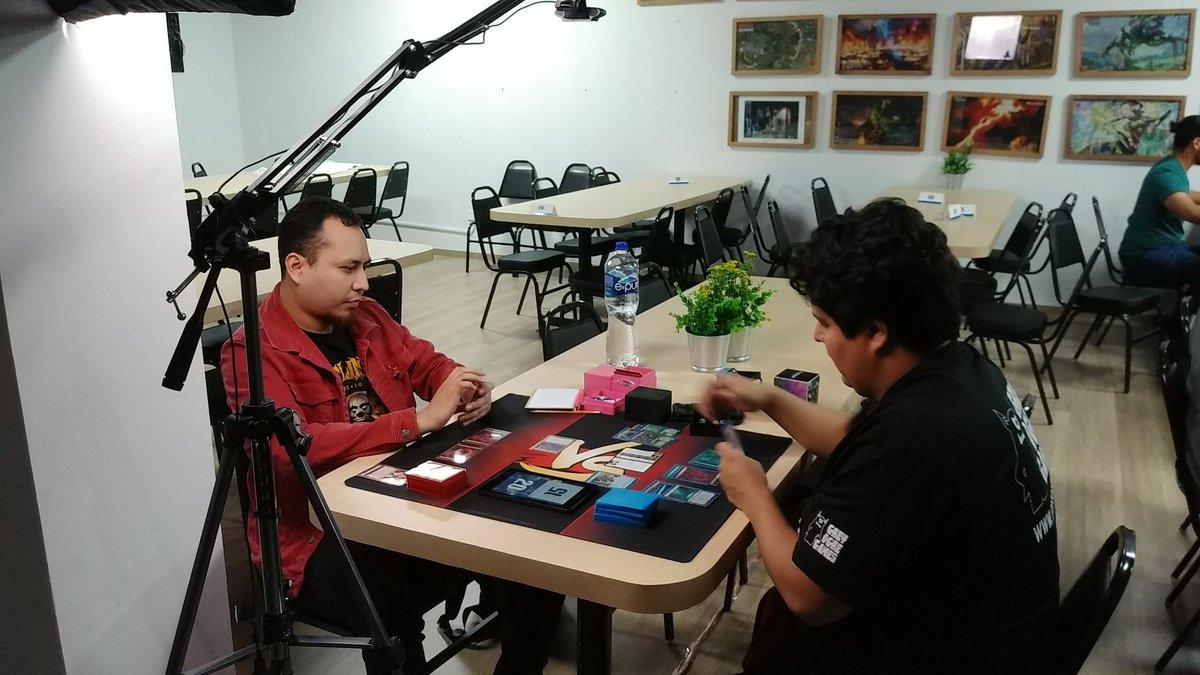 Comenzamos la #ligamagix de standard!. Con nuestra transmision en twitch.tv/ligamagix