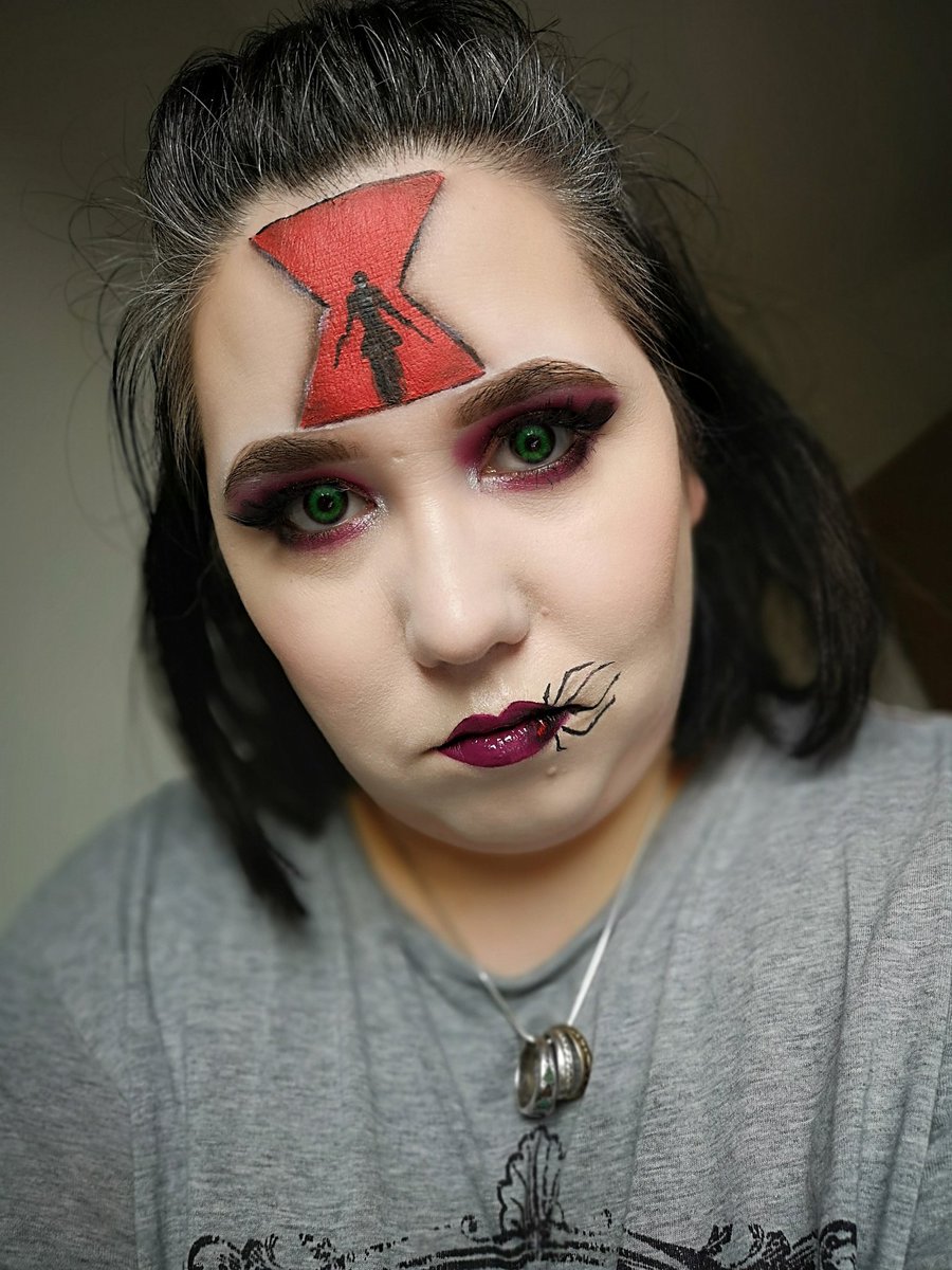 makeup_mummy17's tweet photo. Black widow

@ObsessionLDN_ quick stick foundation in LO1
@MakeupRVLTN conceal and define infinite concealer c1
@JeffreeStar Berries on ice &amp; redrum liquid lipsticks

#blackwidow #jeffreestarcosmetics #makeupobsessionprlist #snazaroo https://t.co/2jSlsY3MHN