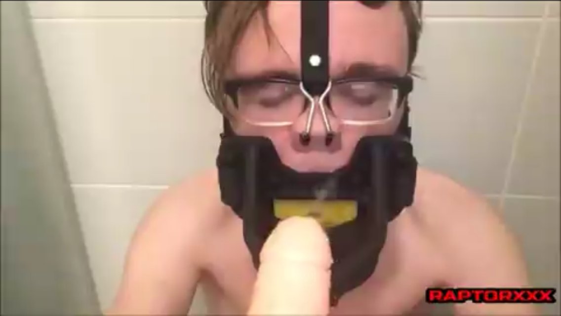 ???????????????????????????????? I make #gaypissfetish vids where I use a #dildo water shooting #gaypiss