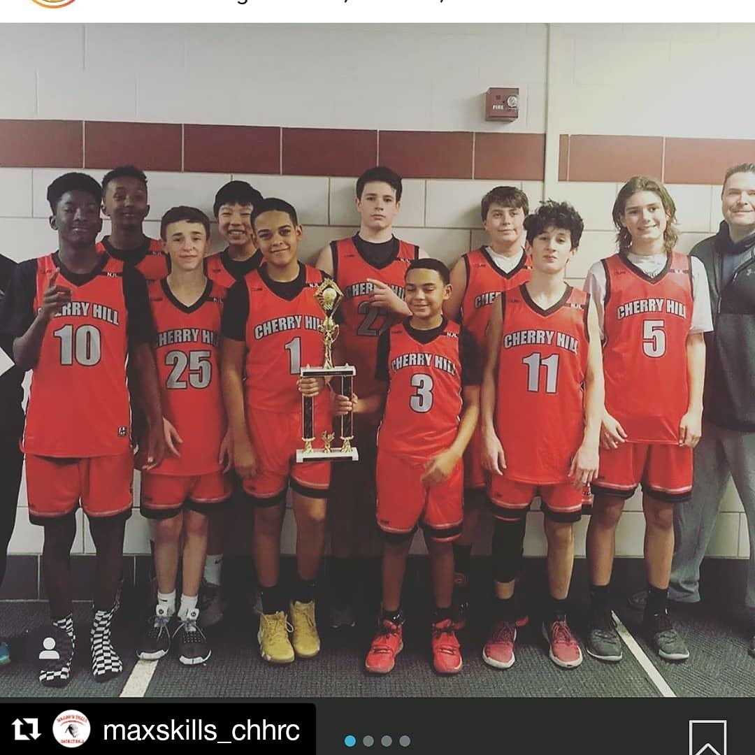 Great job Coach Dale!
・・・
Congrats to Cherry Hill 8th Grade B Team for winning that travel chip. 2 more of our aau guys. That's a alot of chips for our 8th graders today🏀🥇🏆 #chhrc #maxskillsbasketball #basketball #youthbasketball #aau #yourfamilyhealthclub