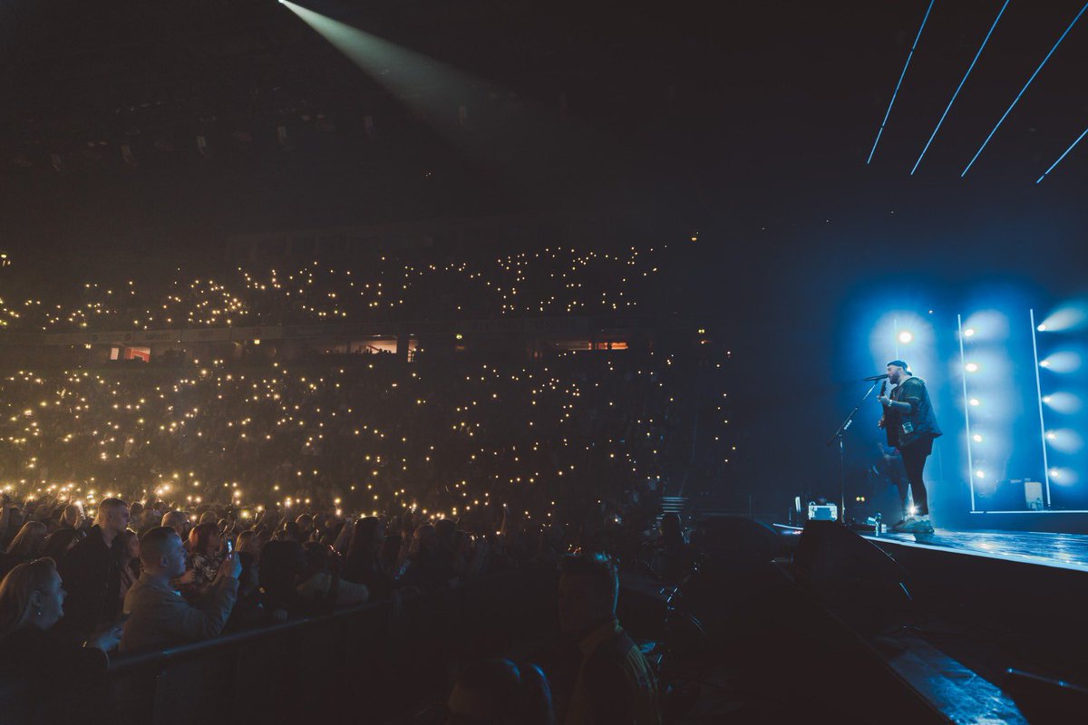 JamesArthur23's tweet photo. Manchester!
Credit: Jordan Mckellar https://t.co/R5XbCAP9Au