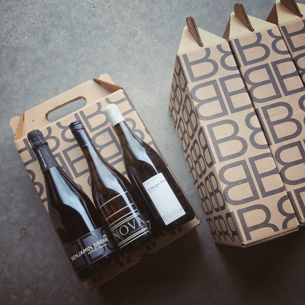 Benjamin_Bridge's tweet image. We’ve created “drive thru” option so you can pick up wine with no contact. Order online/phone, stay in your car, we’ll pop it in the trunk. Afterwards, go take a private walk in the vineyard to get some nature / fresh air. Please keep respectful distance from others walking.