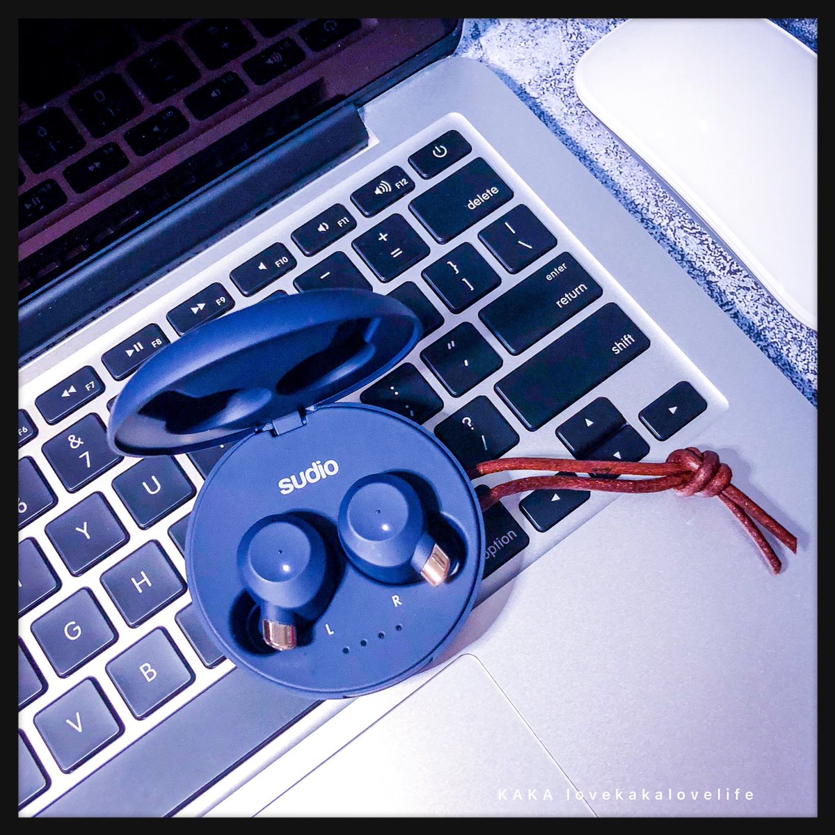 iamkakalamkk's tweet photo. 🔎SUDIO FEM CLASSIC BLUE

⭐️WEBSITE - https://t.co/lIXkPoAAaW
🔆Please check out my blog [https://t.co/DESvdwkEax] if you want to see the previous products review for other @sudio products.

#sudiohk #sudio #sudiosweden #swedendesign #sudiofem #kakablogs #happywomensday https://t.co/h5vlHZtkga