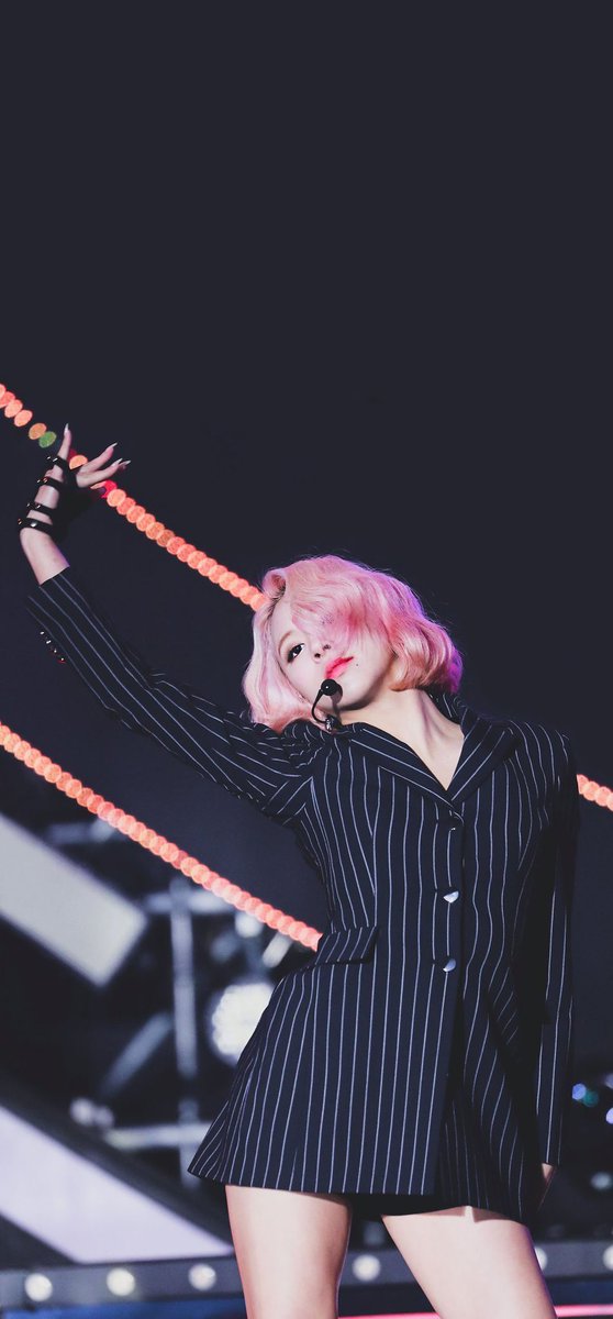 Anyways here’s a thread of Son Chaeyoung