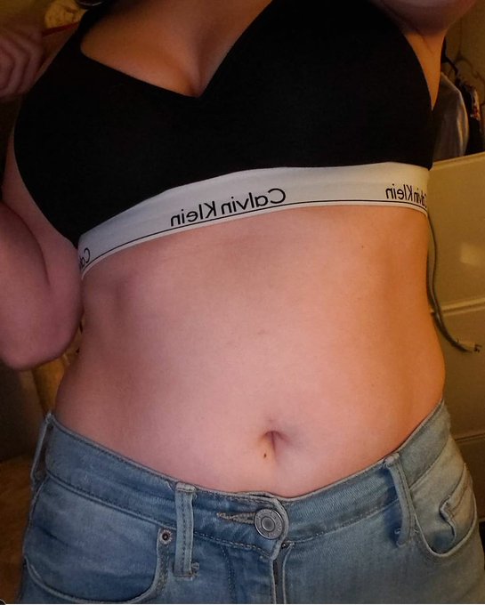 Keeping up at the gym has me really wanting to get my #navelpiercing back 🥰😋 follow me!  #bellybuttonpiercing<a href="/tag/jeans"class="tags"><span>#jeans</span></a><a href="/tag/model"class="tags"><span>#model</span></a><a href="/tag/bikini"class="tags"><span>#bikini</span></a><a href="/tag/skin"class="tags"><span>#skin</span></a><a href="/tag/cutie"class="tags"><span>#cutie</span></a><a href="/tag/calvinklein"class="tags"><span>#calvinklein</span></a>