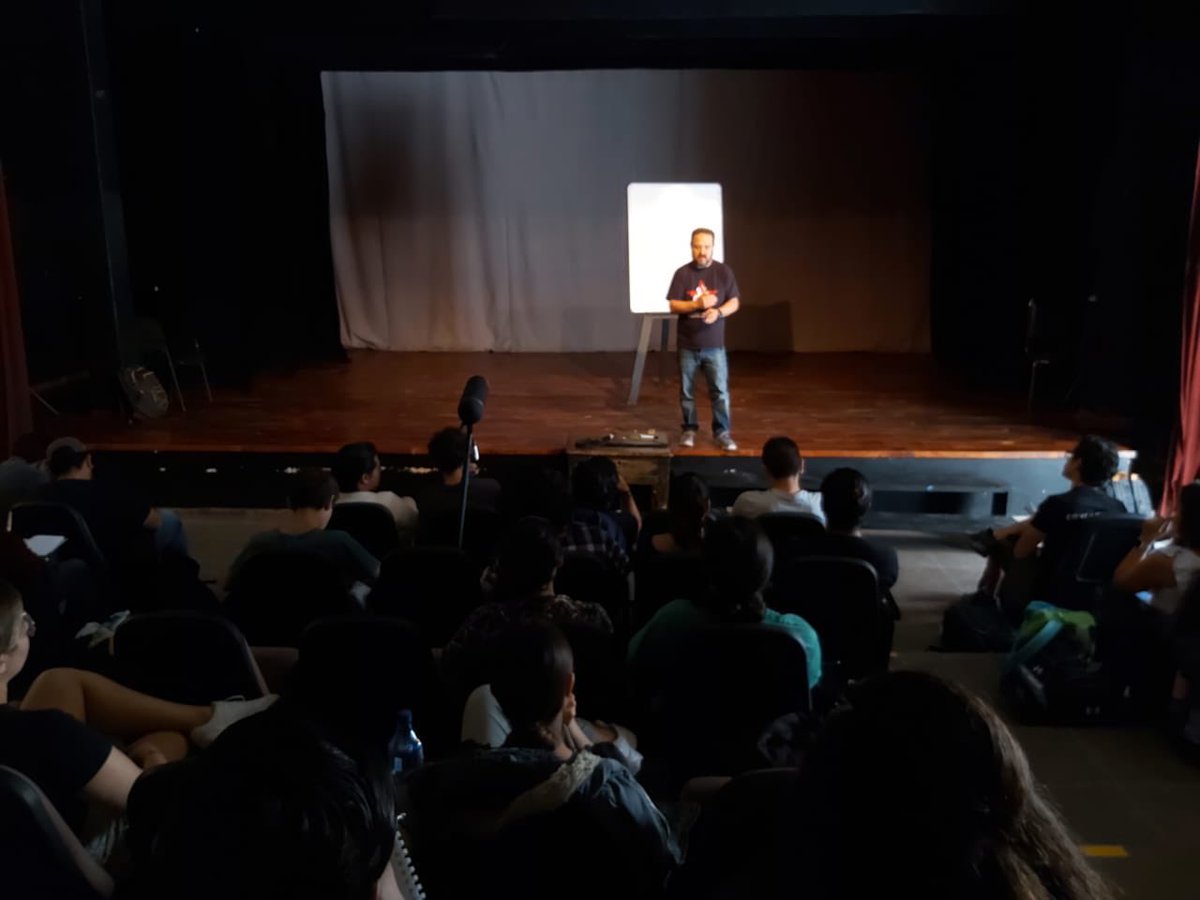 Sarah hoch tweet media