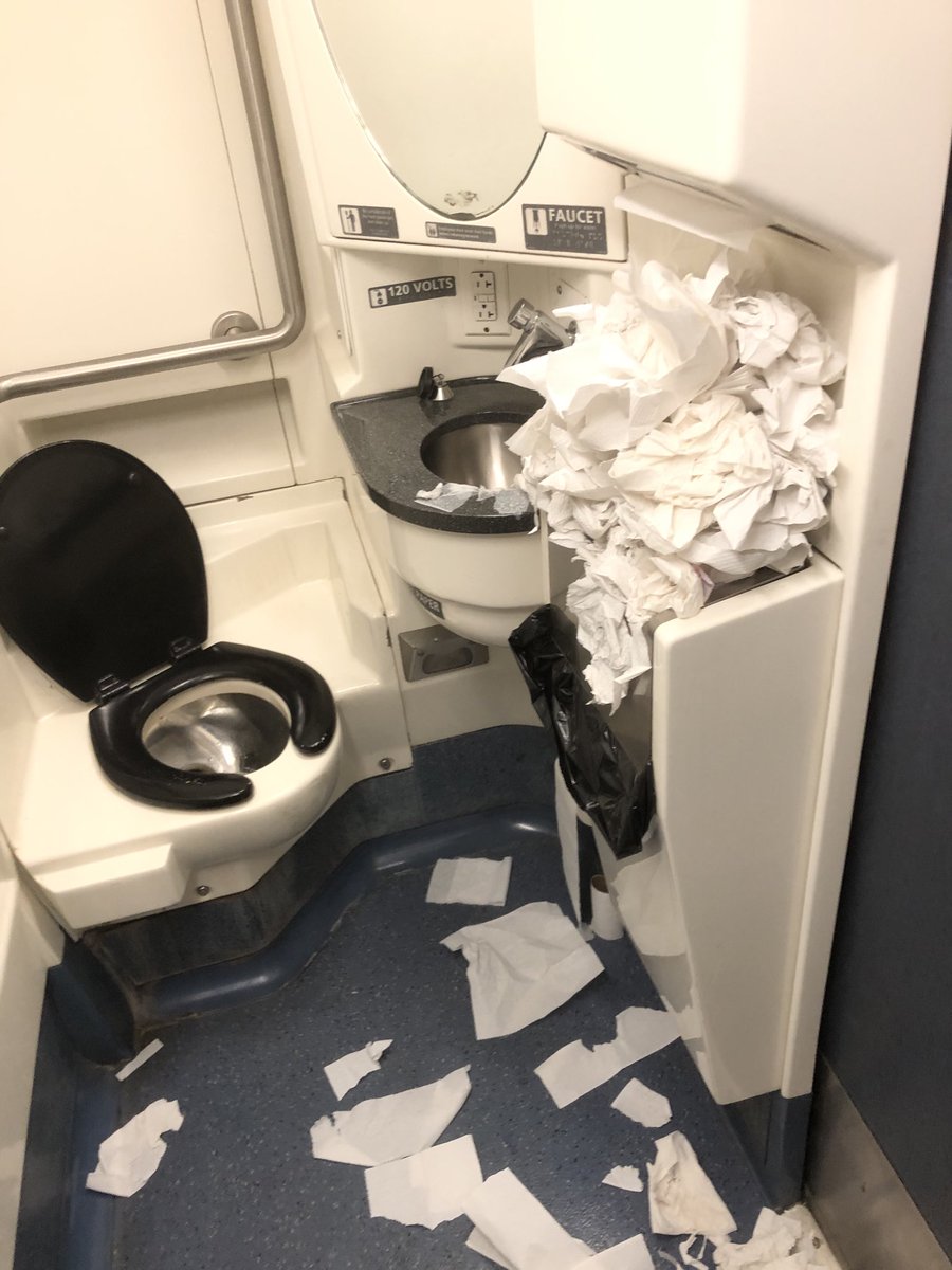 technotwin99's tweet image. Amtrak and Corvid 19 - not doing their part to maintain public health and stop the spread of coronavirus 🤮😷