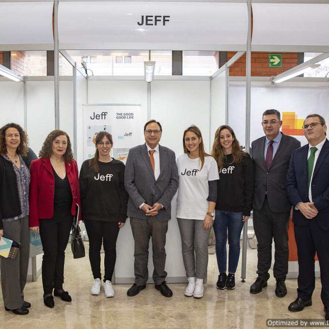 Jeff_App's tweet photo. Our #JeffApp talk at the XIX Occupation and Entrepreneurship Forum was full up! Organized by @FdEconomiaUV.
Thank you @UV_EG for allowing us to connect with young talent and show them who we are 🗣.
#JeffApp #TheGoodGoodLife
https://t.co/cBhlqdOjdj https://t.co/jui9wiVHsj