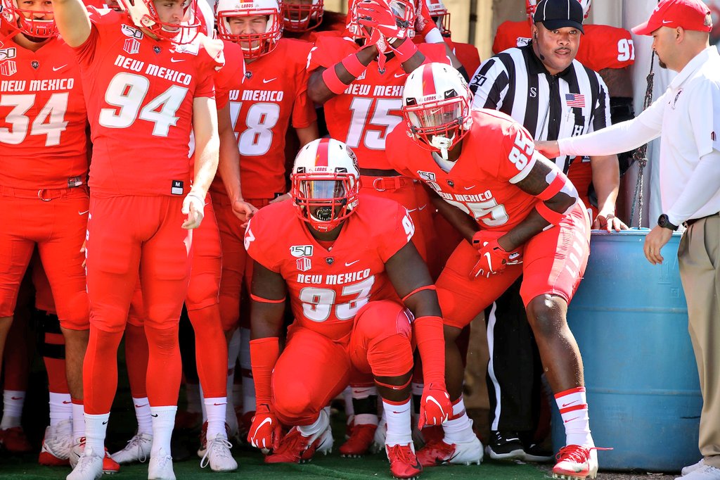 CarsenRyan's tweet image. Grateful to @CoachDWarehime for the scholarship offer to play football at The University of New Mexico  @UNMLoboFB #GoLobos
Thank you to my coaches, mentors, and parents. @T_BirdFootball #B1RDGANG⚡ #MILEWR #LevelUp #UncleRay