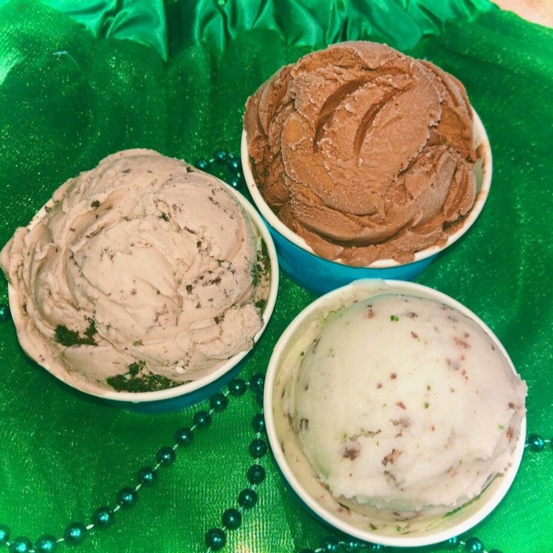 LocalScoopCLT's tweet photo. Come celebrate St. Paddy's day with our three lucky flavors! Mint Oreo, Chocolate O'Bailey's and Non-Dairy Mint Chip! #HappySt.PaddysDay #LocalScoopCLT #Vegan #NonDairy #LuckoftheIrish https://t.co/mggVLIwBAT